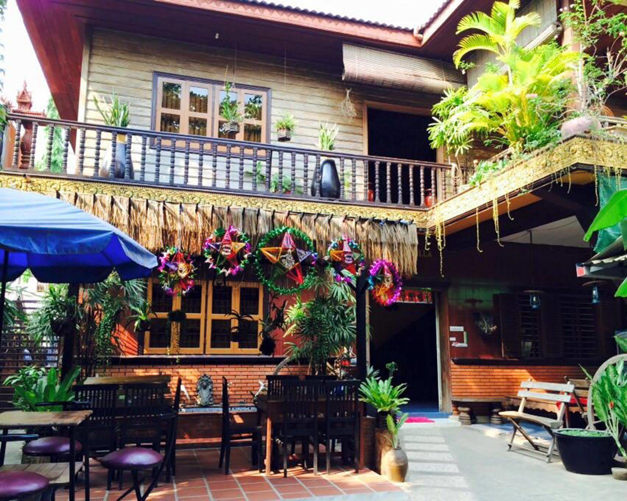 Big Lyna Villa เสียมราฐ ภายนอก รูปภาพ